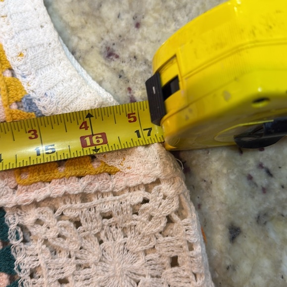 Love M TU crochet cropped top - Picture 9 of 10